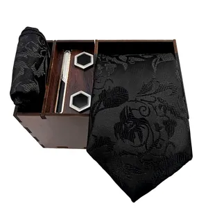 ست کراوات و دستمال جیب و دکمه سردست و گیره کراوات مردانه مدل 450A