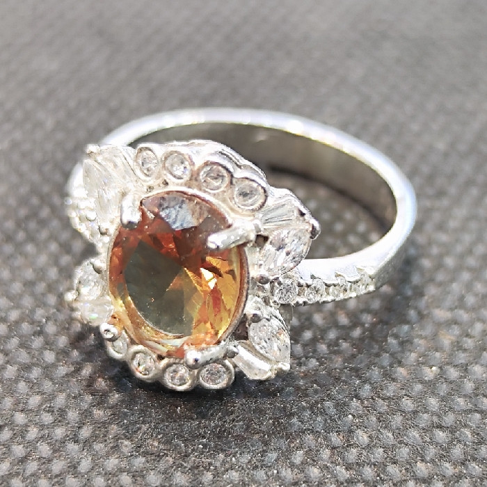 انگشتر نقره زنانه سنگ الکساندریت کد 65 انگشتر نقره زنانه سنگ الکساندریت کد 65