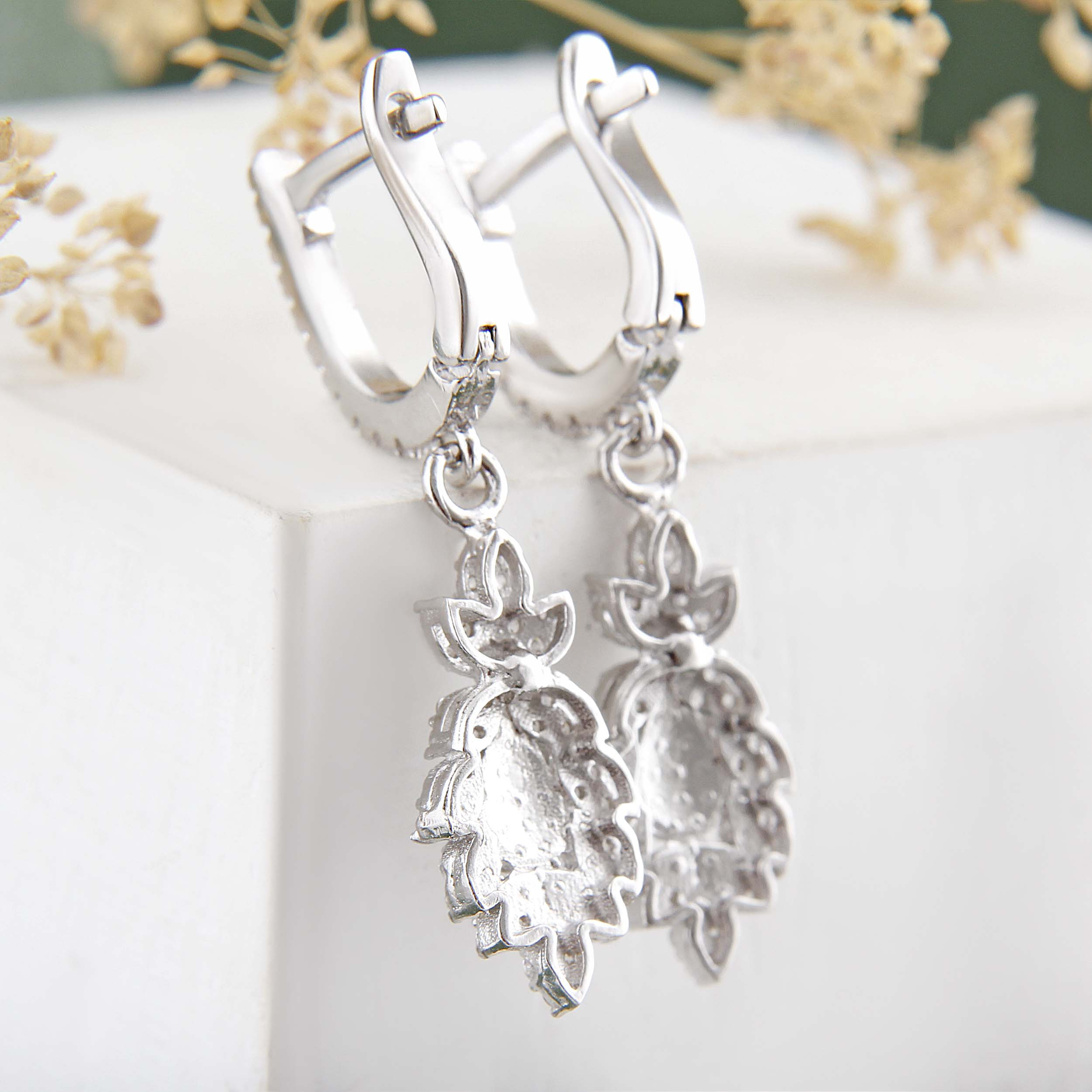 گوشواره نقره زنانه بازرگانی میلادی قالب مدل فول نگین آبکاری رادیوم کد GZN_397 گوشواره نقره زنانه بازرگانی میلادی قالب مدل فول نگین آبکاری رادیوم کد GZN_397