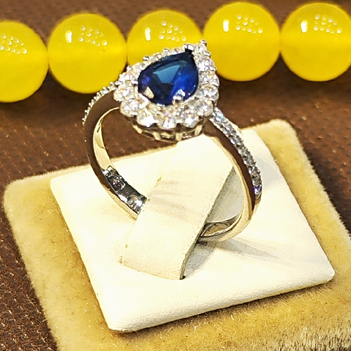 انگشتر نقره زنانه نقره جات بافندگان مدل سنگ یاقوت کبود کد 1210