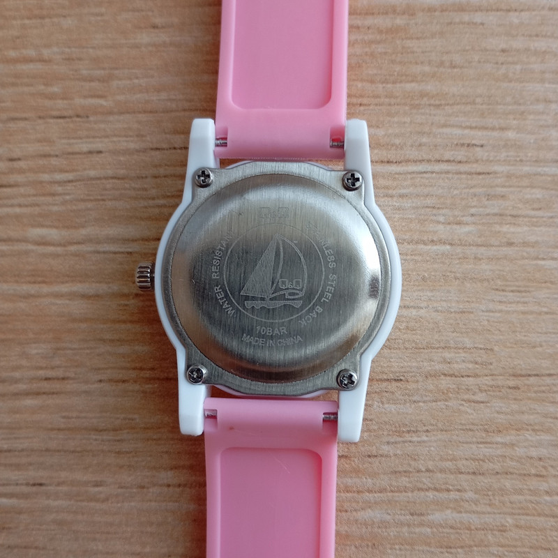 ساعت مچی عقربه ای بچگانه کیو اند کیو مدل VP34J062Y-10