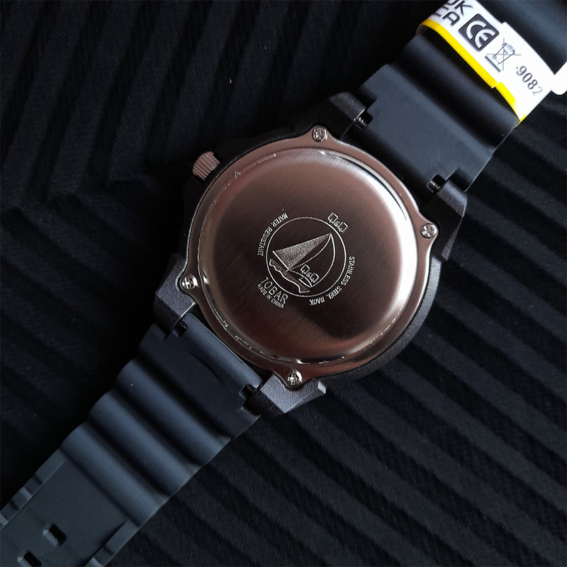 ساعت مچی عقربه ای کیو اند کیو مدل V30A-02VY