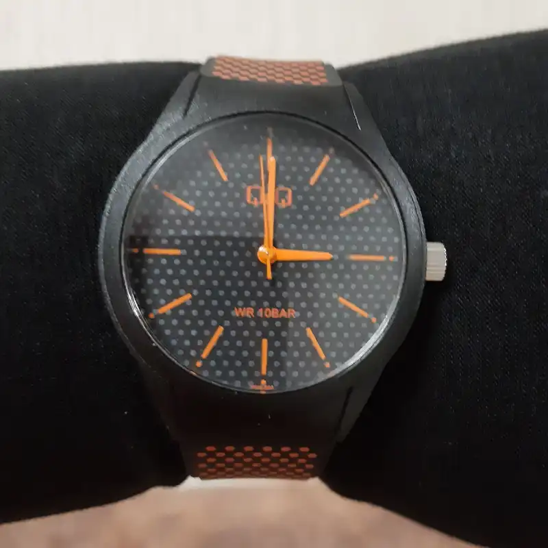 ساعت مچی عقربه ای کیو اند کیو مدل VR28J034Y