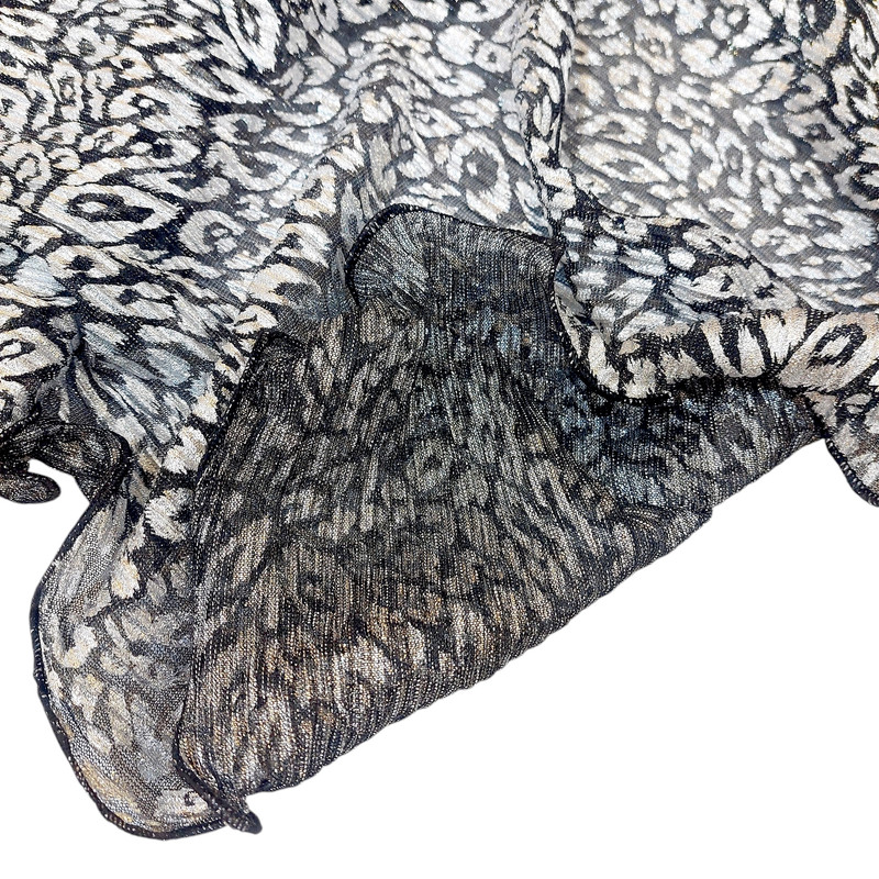 شال زنانه مدل مزونی توری طرح پلنگی حاشیه موجدار