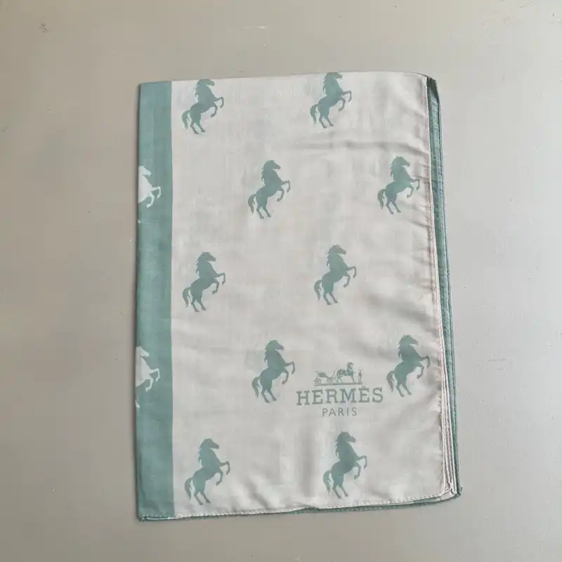 شال زنانه مدل نخی چهار فصل طرح اسب