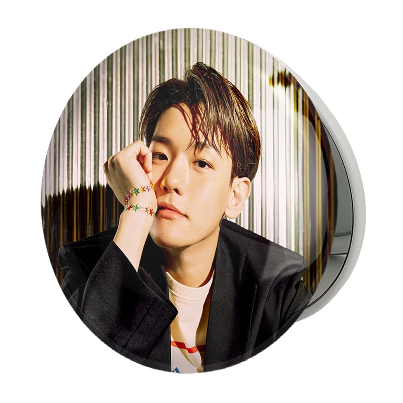 آینه جیبی خندالو طرح بکهیون گروه اکسو EXO مدل تاشو کد 16774 