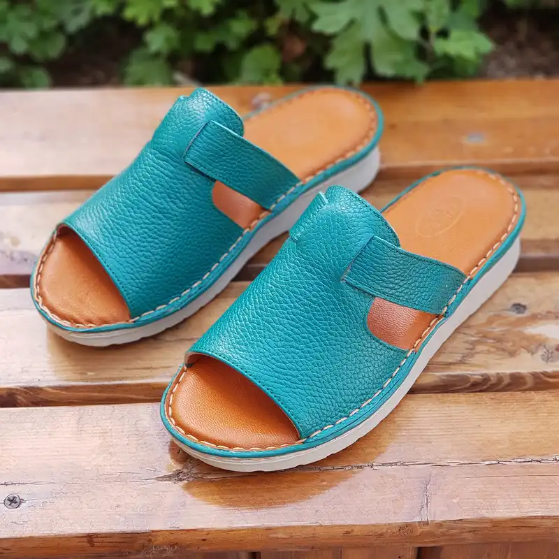 دمپایی زنانه مدل چرم طبیعی کد 07 رنگ فیروزه ای