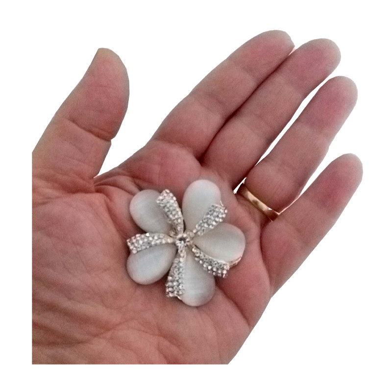 گل سینه زنانه مدل گل صدفی کد FL-05 گل سینه زنانه مدل گل صدفی کد FL-05