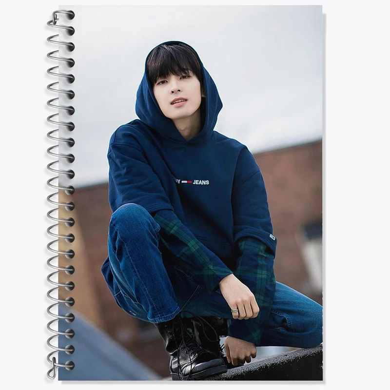 دفتر لغت 50 برگ خندالو مدل ونوو گروه سونتین Seventeen کد 21641