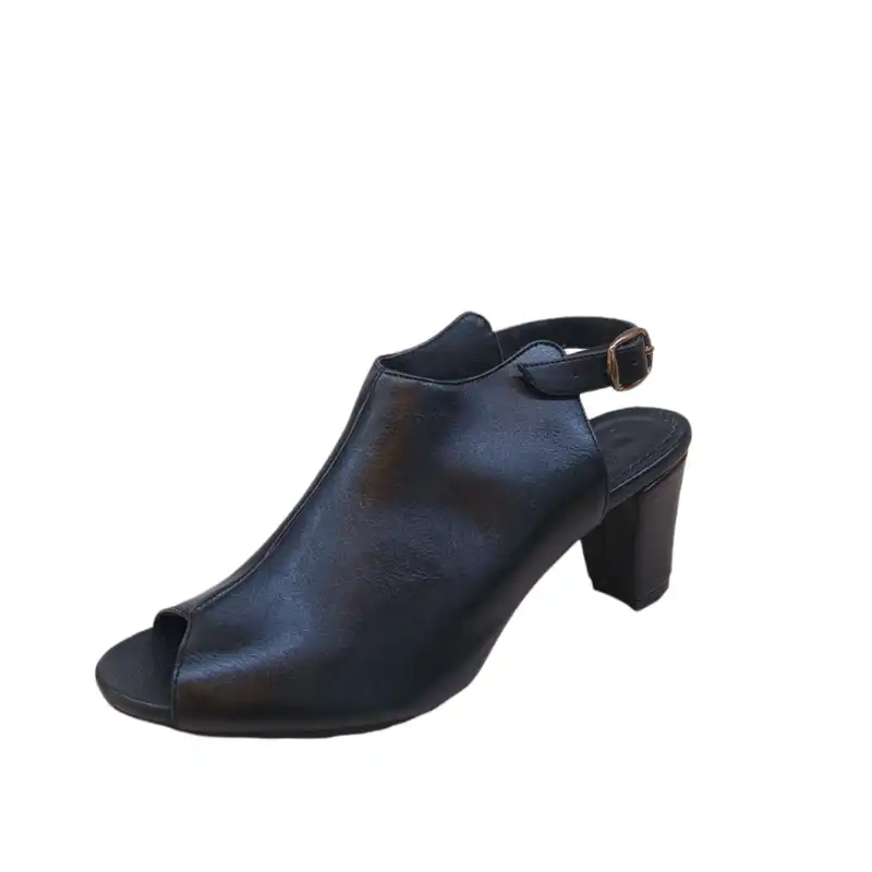 صندل زنانه مدل سگک دار رنگ مشکی