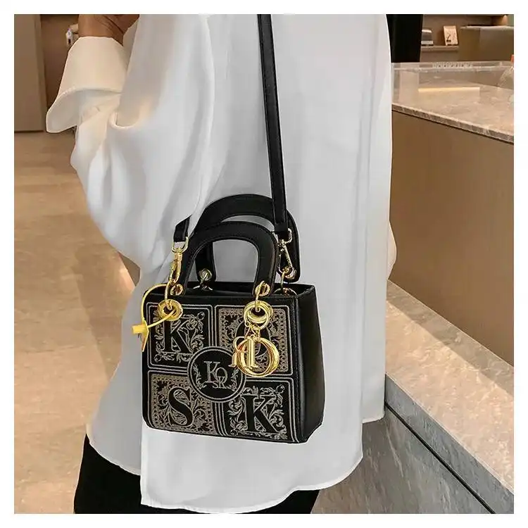 کیف دوشی زنانه مدل fd-48 طرح ریو