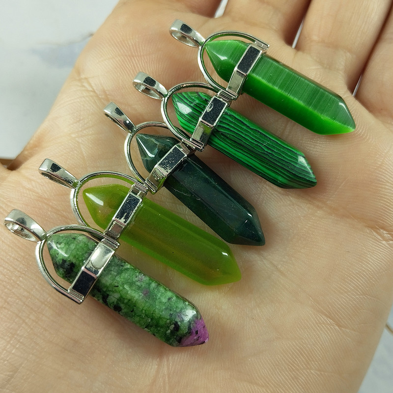 آویز گردنبند زنانه سلین کالا مدل منشور طرح عقیق یشم کد 104