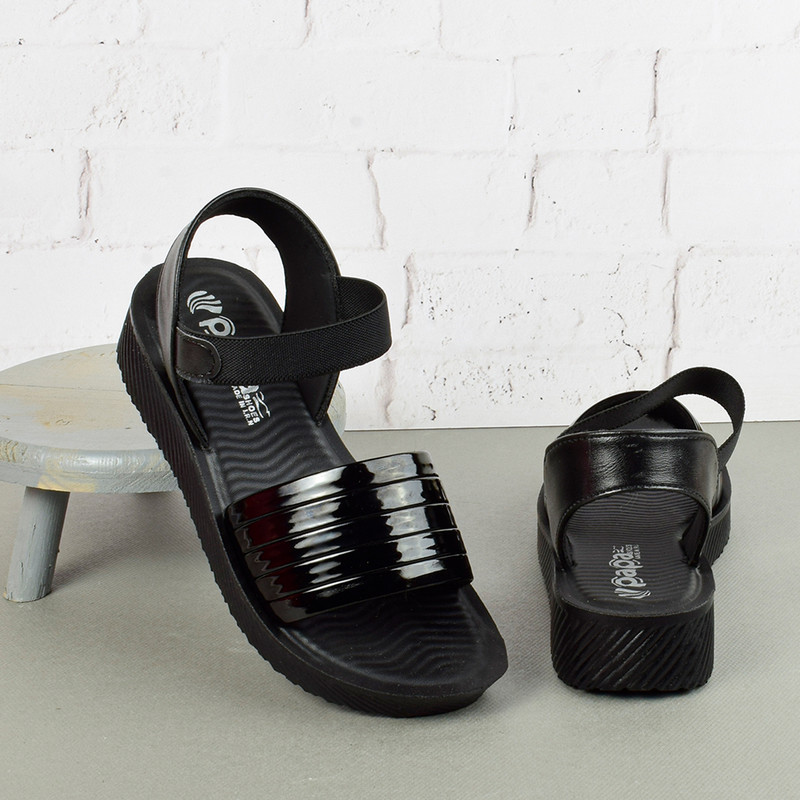 صندل زنانه پاپا مدل تارانی کشی BK.4046