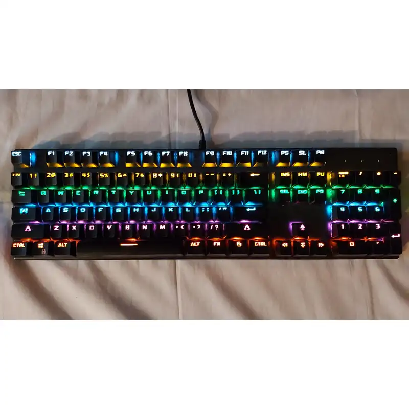 کیبورد مخصوص بازی لیوِن مدل K660 Switch RainBow