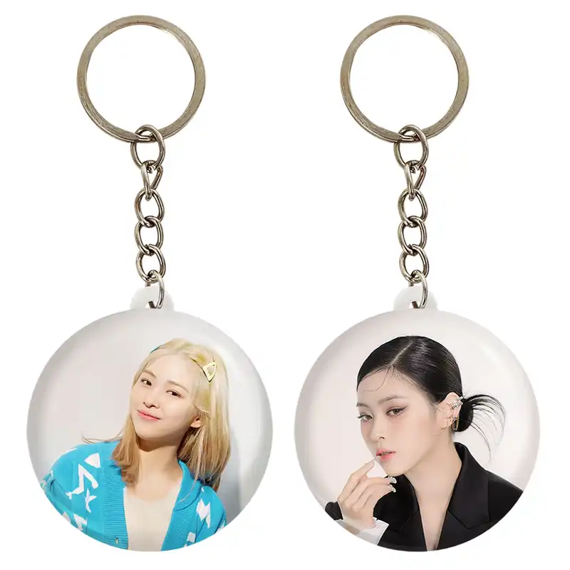 جاکلیدی خندالو مدل ریوجین گروه ایتزی ITZY کد 2018620182 مجموعه 2 عددی