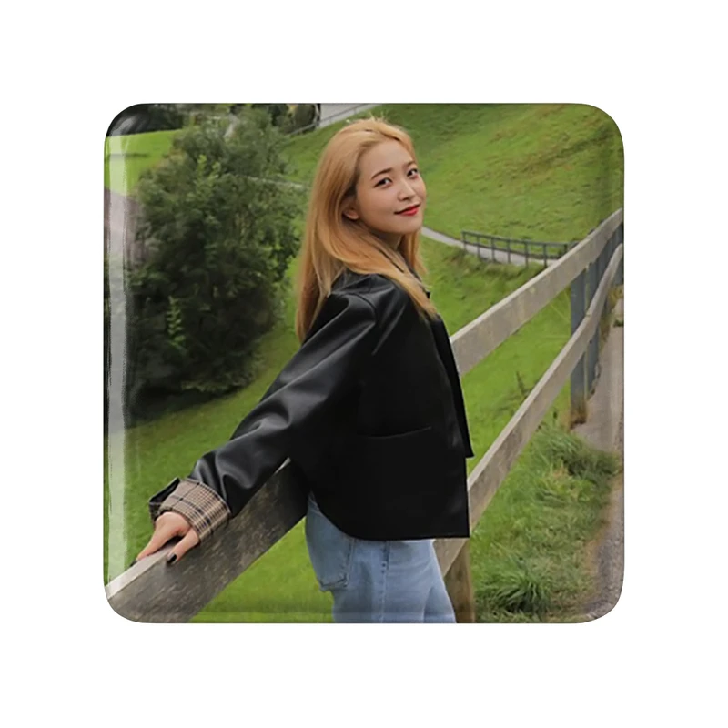 مگنت خندالو طرح یری گروه رد ولوت Red Velvet  مدل مربعی کد 19601