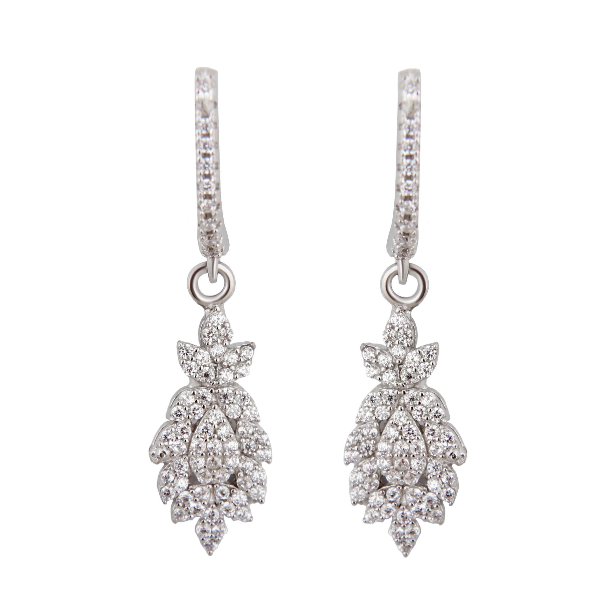 گوشواره نقره زنانه بازرگانی میلادی قالب مدل فول نگین آبکاری رادیوم کد GZN_397 گوشواره نقره زنانه بازرگانی میلادی قالب مدل فول نگین آبکاری رادیوم کد GZN_397