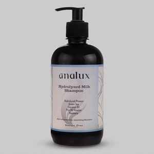 شامپو مو آنالوکس مدل Hydrolyzed Milk حجم 500 میلی‌لیتر، تقویت‌کننده، مرطوب‌کننده، نرم‌کننده، مناسب انواع مو، حاوی پروتئین شیر هیدرولیز شده، عصاره چای سبز و رزماری، روغن نارگیل