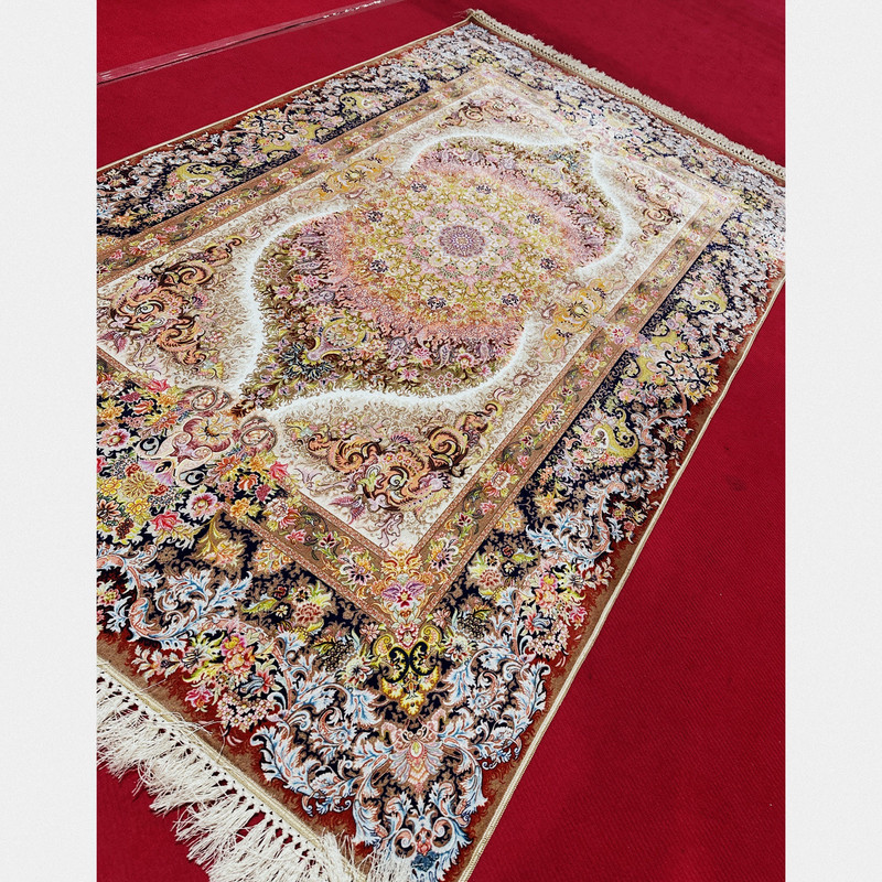 فرش پارچه ای مدل ابریشم نما طرح افشانه کد 076