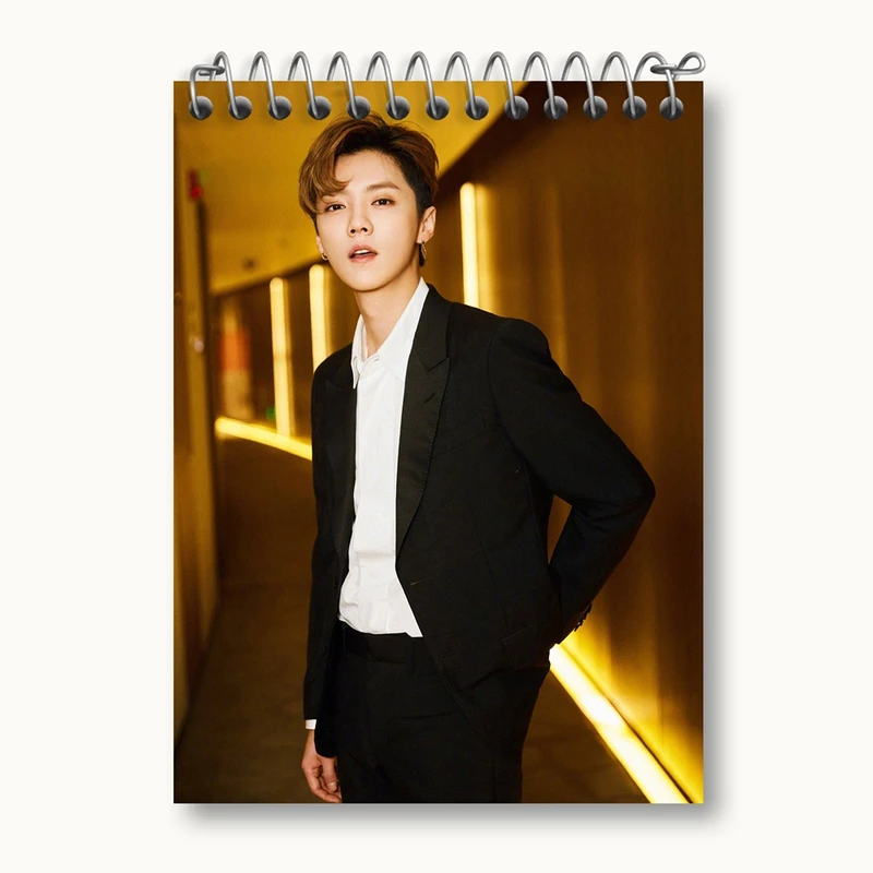 دفتر یادداشت 50 برگ خندالو مدل لوهان گروه اکسو EXO کد 13535