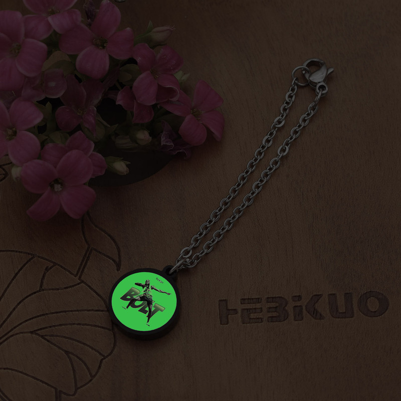 آویز ساعت زنانه ناکسیگو مدل شب تاب طرح بولت کد AW8877