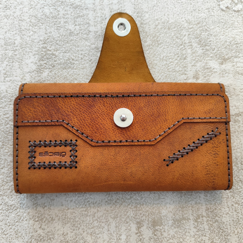 کیف پول چرم دقت مدل چرم طبیعی بزی سه لتی کد Sch-w35