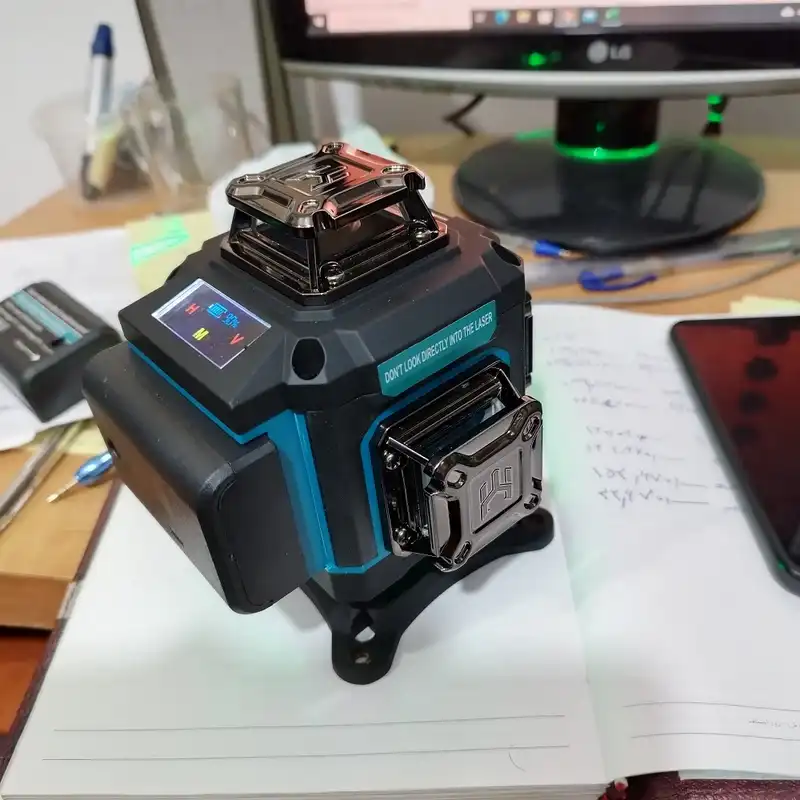 تراز لیزری ماکیتا مدل BYT-LL4D