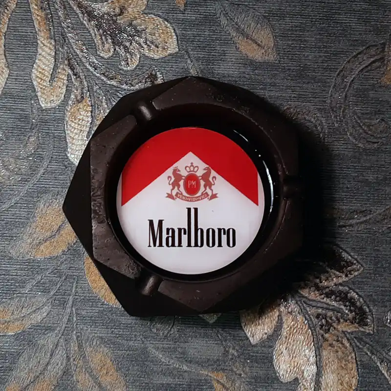 زیرسیگاری مدل اپوکسی طرح Marlboro