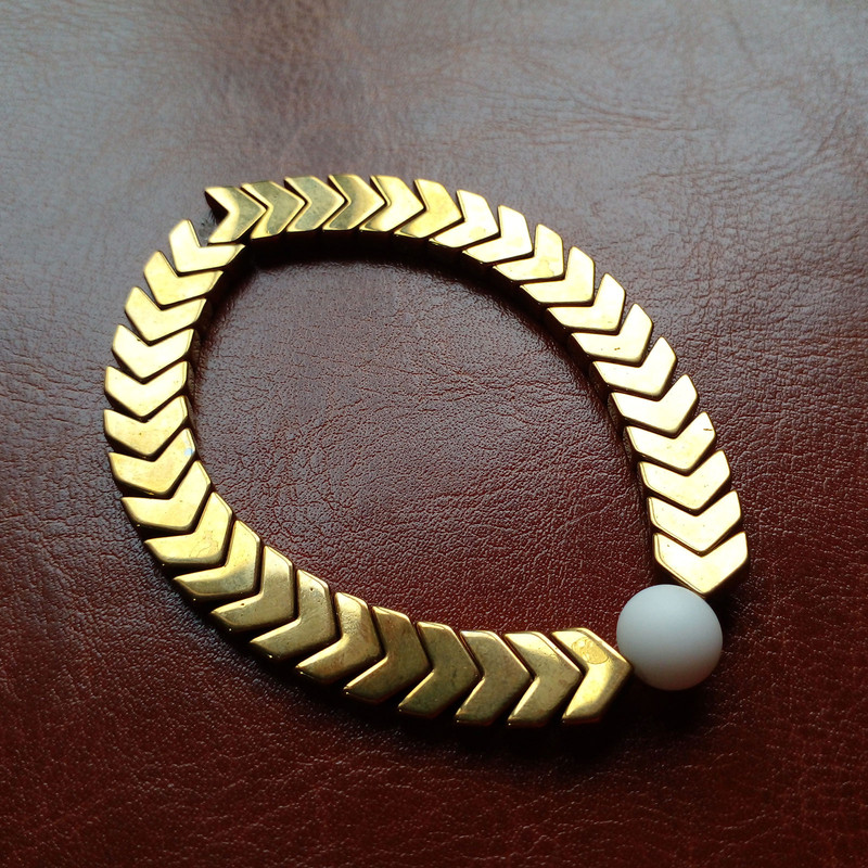 دستبند زنانه مدل اشاره کد HC074 دستبند زنانه مدل اشاره کد HC074