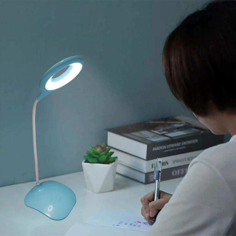 چراغ مطالعه مدل رومیزی طرح باتری خور لمسی کد 6520