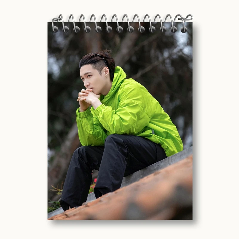 دفتر یادداشت 50 برگ خندالو مدل لی گروه اکسو EXO کد 16821