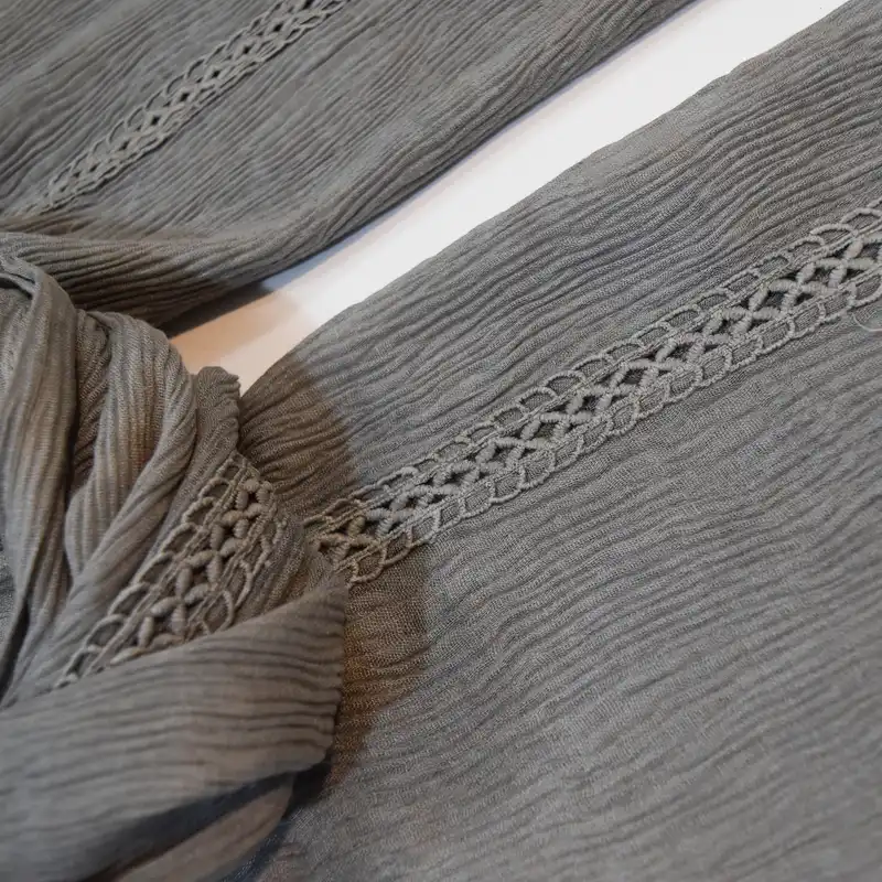 شال زنانه مدل پلیسه دانتل دار کد D21