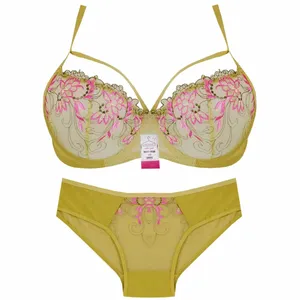 ست شورت و سوتین زنانه ثمین بافت مدل StW000114