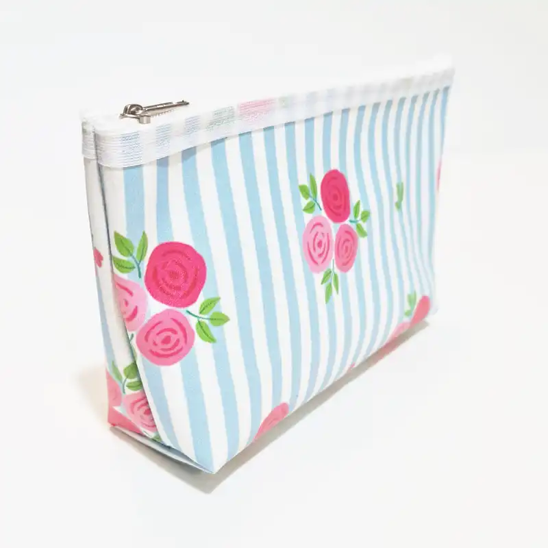 کیف لوازم آرایش زنانه طرح راهدار گلدار مدل MCA260524