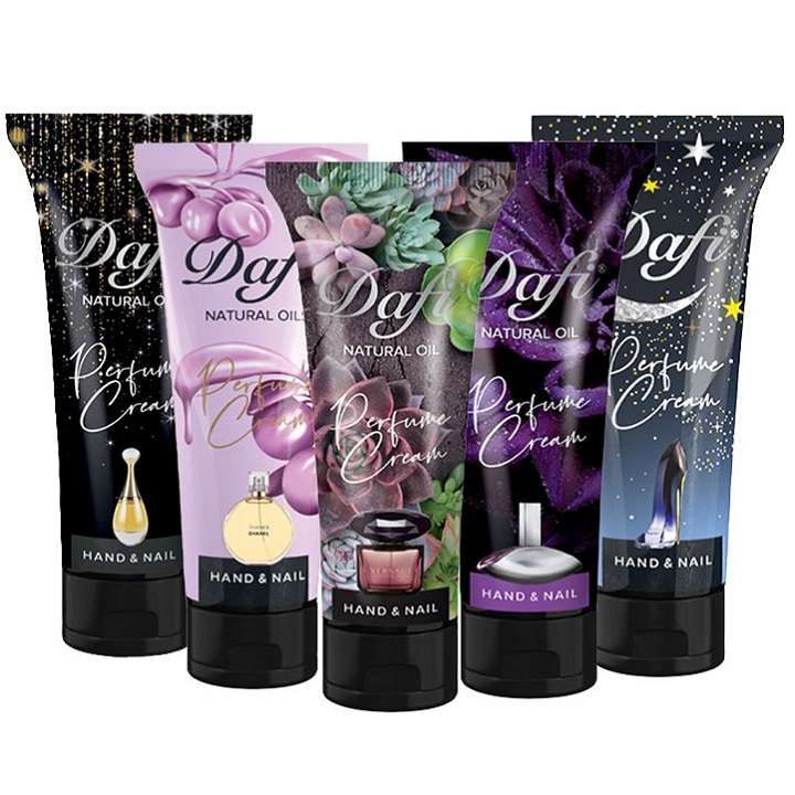 کرم مرطوب کننده دافی مدل perfume cream حجم 75 میلی لیتر مجموعه 5 عددی کرم مرطوب کننده دافی مدل perfume cream حجم 75 میلی لیتر مجموعه 5 عددی