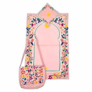 سجاده و جانماز طرح بشری کد 450 به همراه کیف