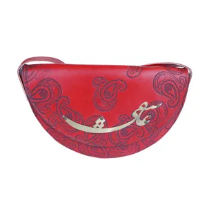 کیف چرمی مدل نیم دایره طرح عاشقی