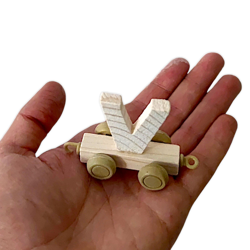 اسباب بازی چوبی مدل حروف انگلیسی قطار کد 047