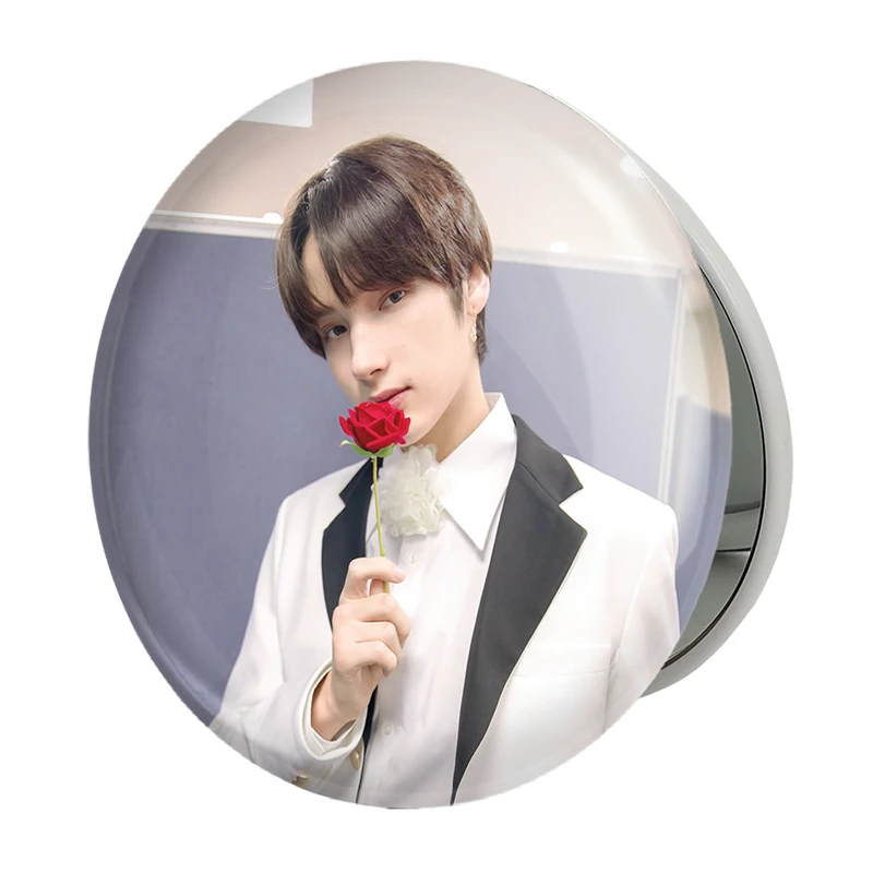 آینه جیبی خندالو طرح هیونینگ کای گروه تی اکس تی TXT مدل تاشو کد 20003 