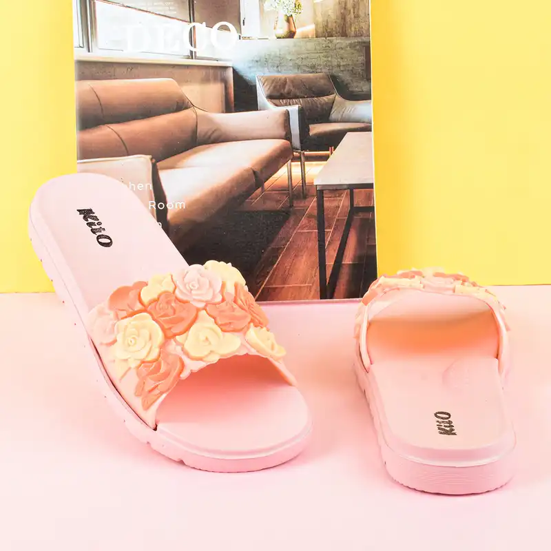 دمپایی زنانه کیتو مدل فرستو گل دار کد KLBS.2438