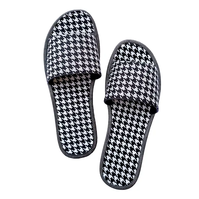 دمپایی زنانه باتو مدل پیچازی