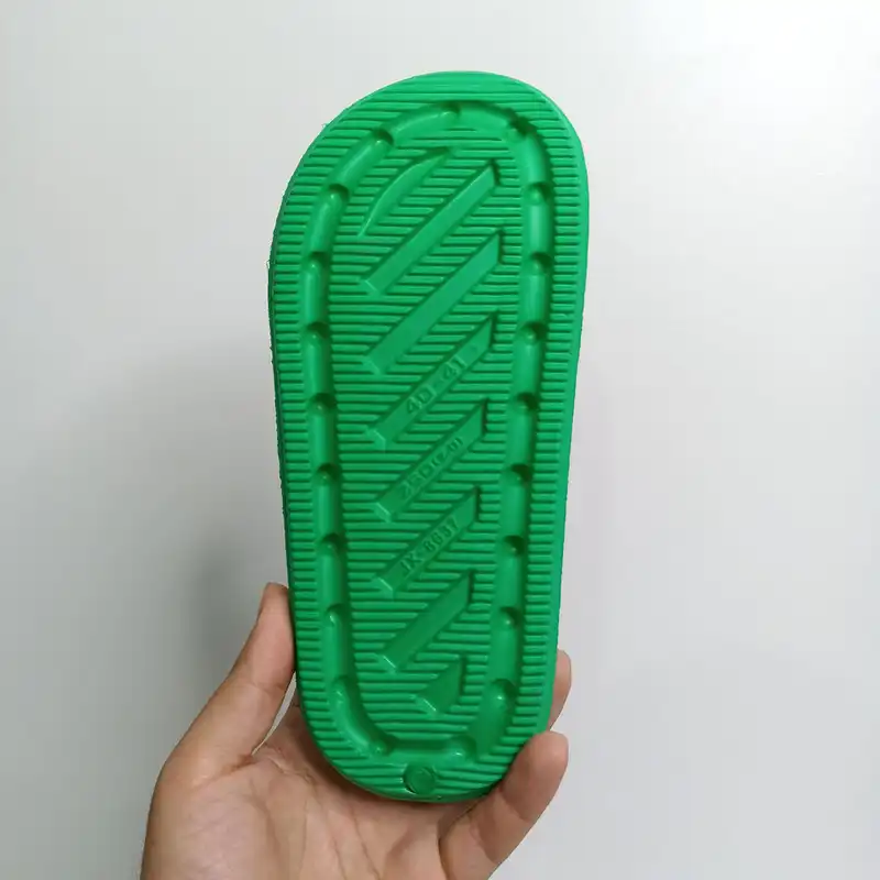 صندل زنانه مدل دوبنده میترا کد 1484-GN