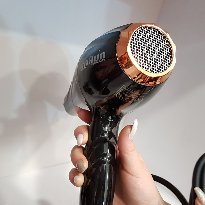 سشوار حرفه ای مدل BR-4868 سشوار حرفه ای مدل BR-4868