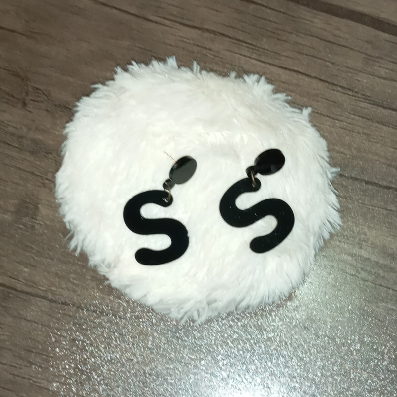 گوشواره دخترانه مدل حروف انگلیسی طرح S