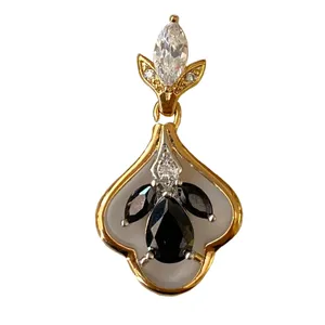 آویز گردنبند زنانه ژوپینگ مدل گل نگین دار