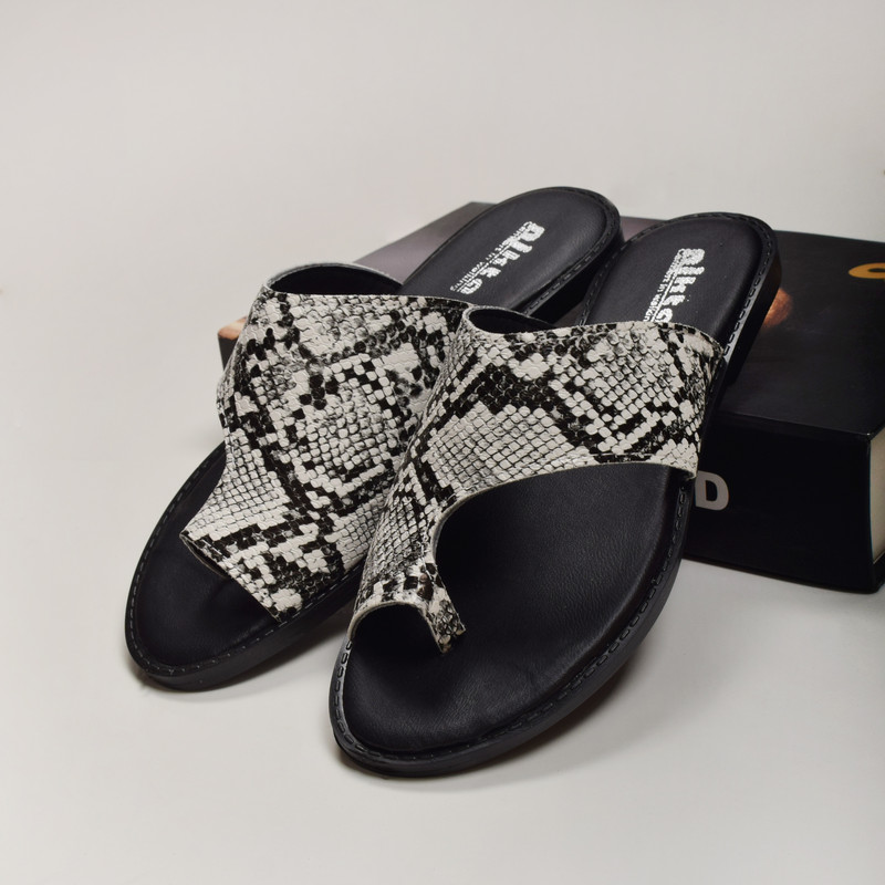 دمپایی لاانگشتی زنانه نیکتا مدل BK.2807