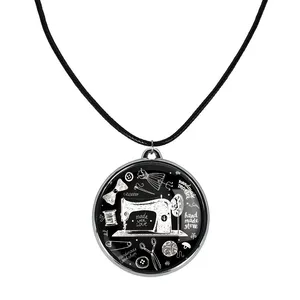 گردنبند خندالو مدل چرخ خیاطی کد 2799928000