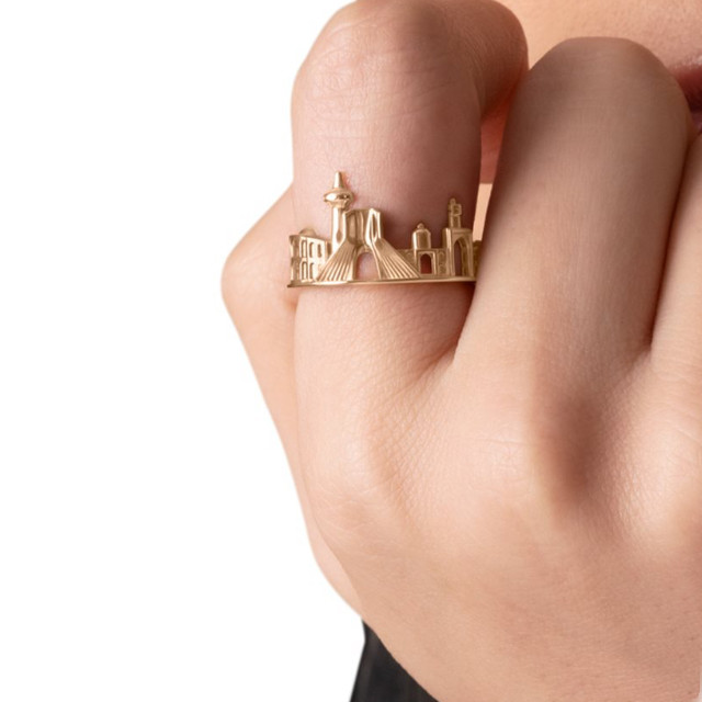 انگشتر طلا 18 عیار زنانه تاج مدل ایران سایز 59 انگشتر طلا 18 عیار زنانه تاج مدل ایران سایز 59