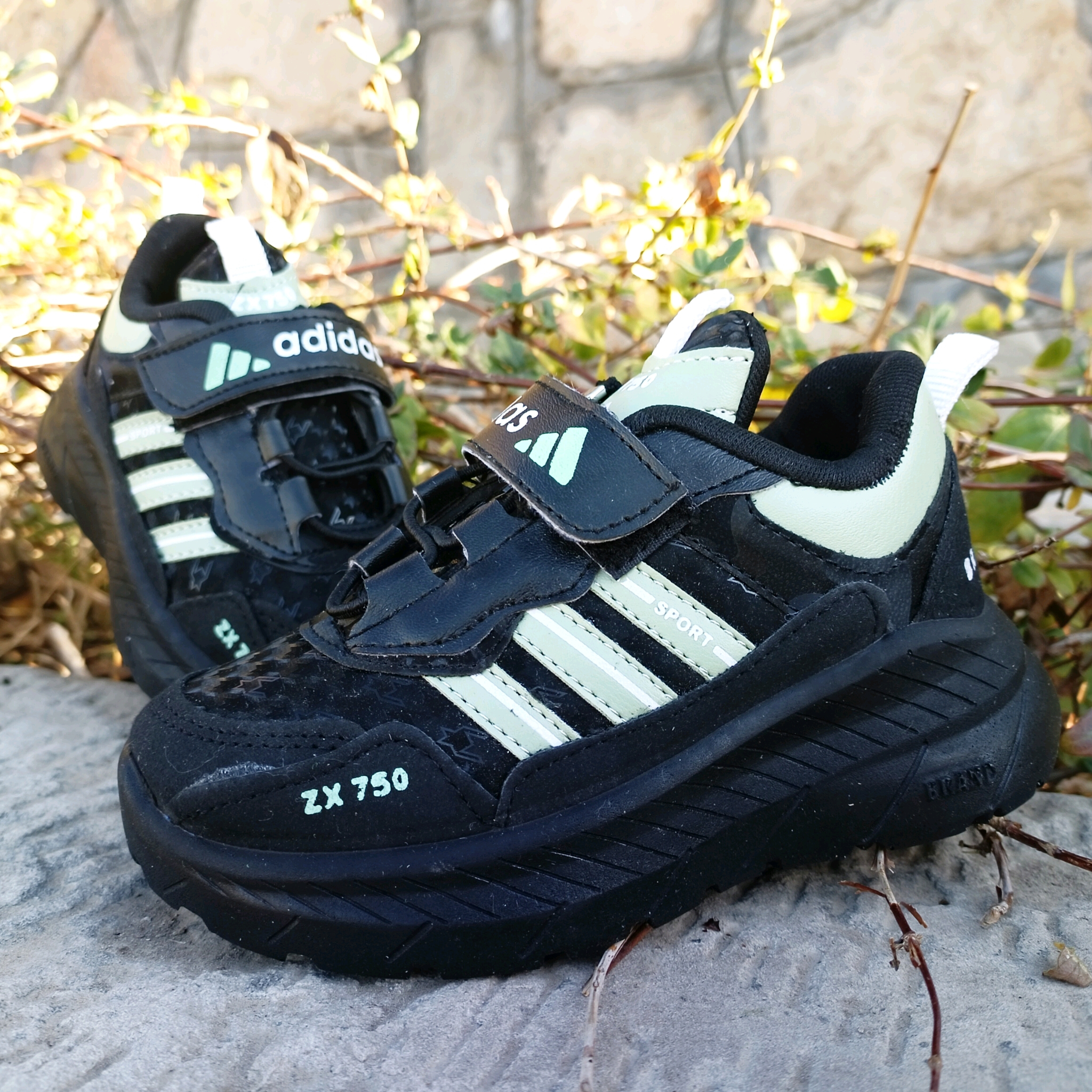 کفش راحتی  مدل رادین کد T.j رنگ سبز