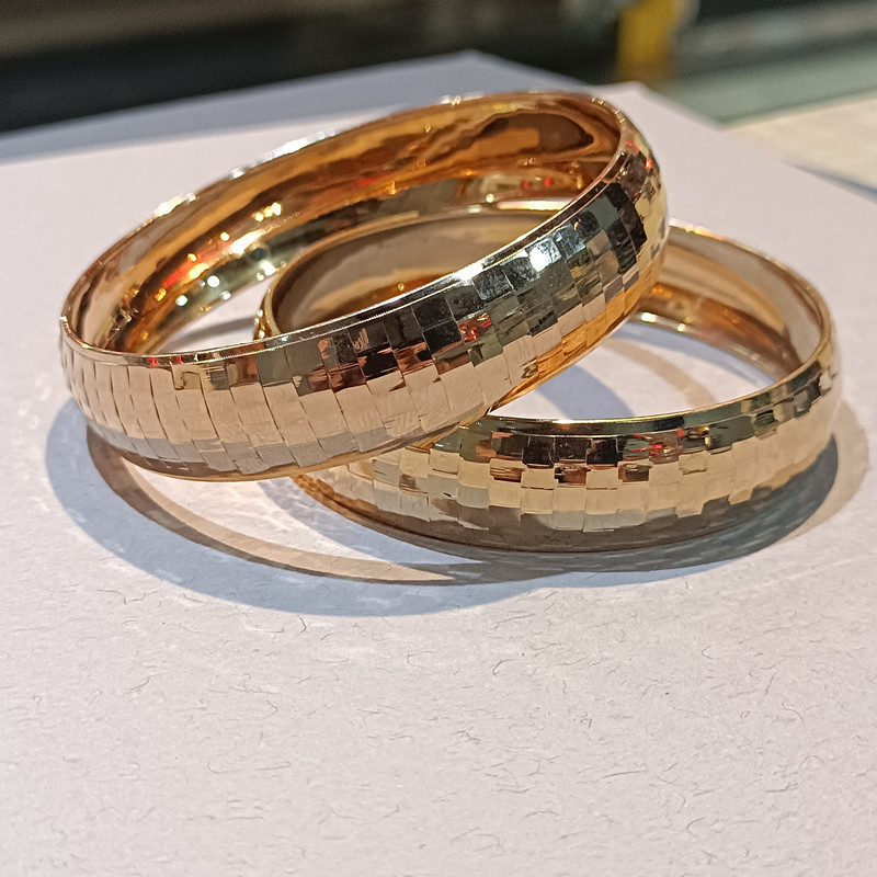 النگو طلا 18 عیار زنانه مدل تک پوش آینه ای مشبک نگاه s3